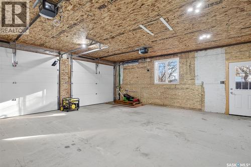 1129 3Rd Avenue Ne, Moose Jaw, SK - Indoor Photo Showing Garage