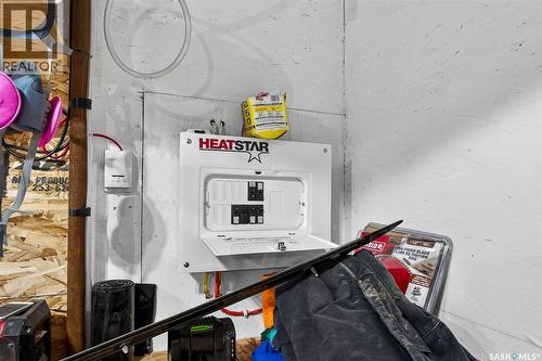 1129 3Rd Avenue Ne, Moose Jaw, SK - Indoor