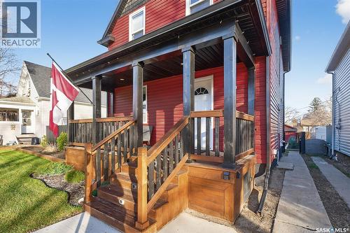 1129 3Rd Avenue Ne, Moose Jaw, SK - Outdoor With Deck Patio Veranda