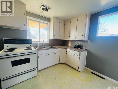 400 Reed Street, Morse, SK - Indoor Photo Showing Kitchen With Double Sink