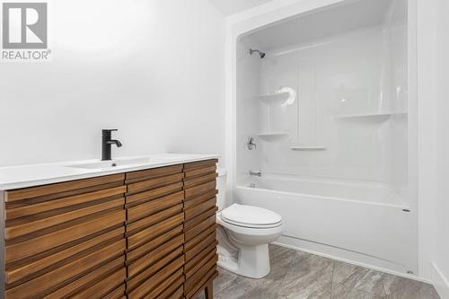 13 Mountainview Drive, St. John'S, NL - Indoor Photo Showing Bathroom