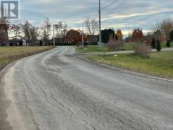 walking south towards Applewood - 