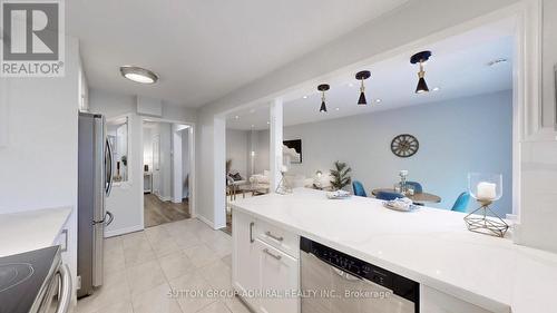 760 Ashprior Avenue, Mississauga, ON - Indoor Photo Showing Kitchen