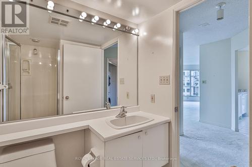 611 - 2269 Lake Shore Boulevard W, Toronto, ON - Indoor Photo Showing Bathroom