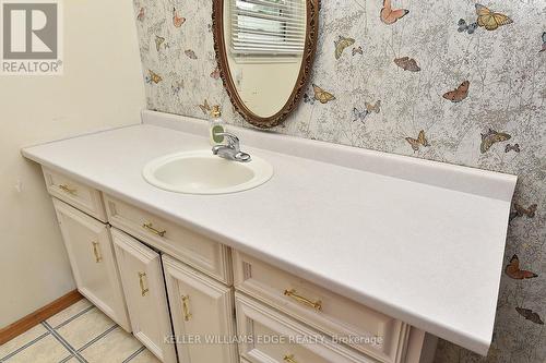 149 Ivon Avenue, Hamilton, ON - Indoor Photo Showing Bathroom