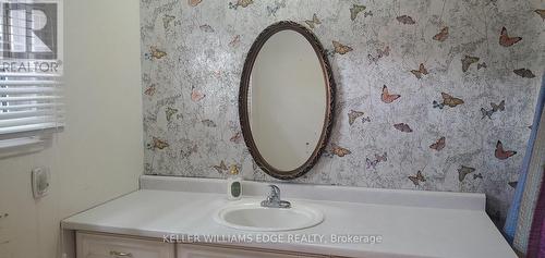 149 Ivon Avenue, Hamilton, ON - Indoor Photo Showing Bathroom