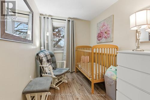 38 Golden Orchard Drive, Hamilton, ON - Indoor Photo Showing Bedroom