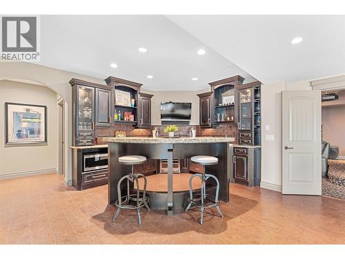 660 Almandine Court, Kelowna, BC - Indoor Photo Showing Dining Room