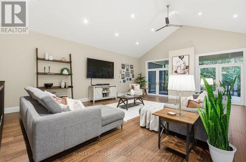 1682 Heathside Crescent, Pickering, ON - Indoor Photo Showing Living Room