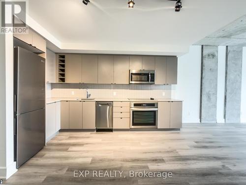 609 - 770 Somerset Street W, Ottawa, ON - Indoor Photo Showing Kitchen