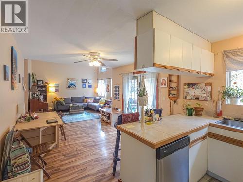 661A C Avenue, Kaslo, BC - Indoor Photo Showing Kitchen
