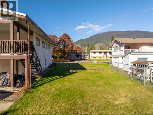 1509 Mountain View Drive, Revelstoke, BC - Outdoor