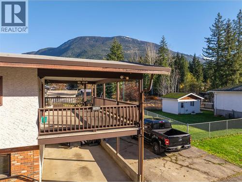 1509 Mountain View Drive, Revelstoke, BC - Outdoor