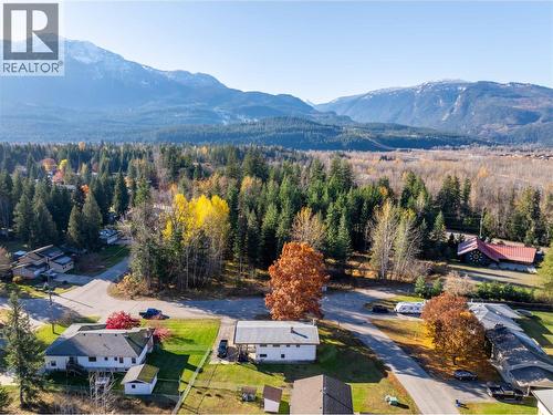 1509 Mountain View Drive, Revelstoke, BC - Outdoor With View