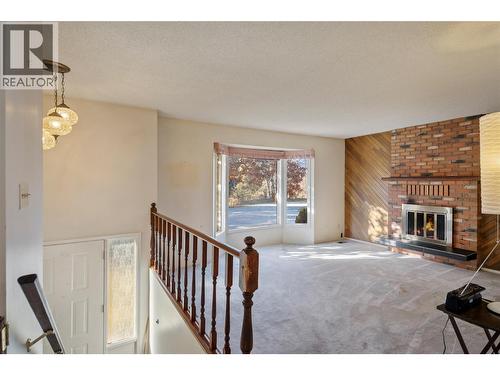 1509 Mountain View Drive, Revelstoke, BC - Indoor With Fireplace