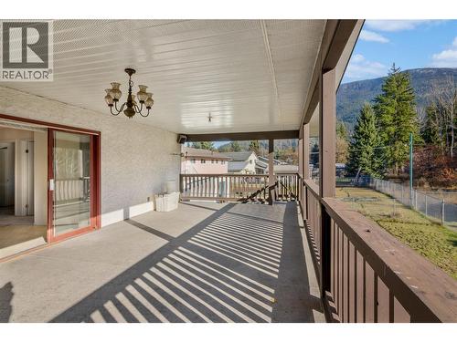 1509 Mountain View Drive, Revelstoke, BC - Outdoor With Exterior