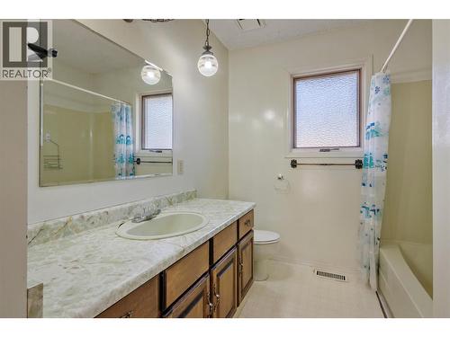 1509 Mountain View Drive, Revelstoke, BC - Indoor Photo Showing Bathroom