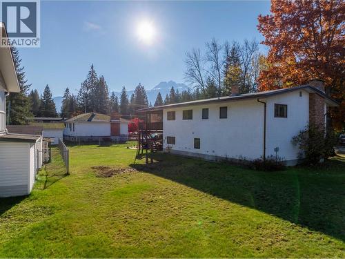 1509 Mountain View Drive, Revelstoke, BC - Outdoor