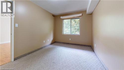 15 Hofstetter Avenue Unit# 403, Kitchener, ON - Indoor Photo Showing Other Room