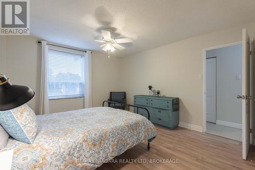 209 - 6390 Huggins Street, Niagara Falls (Stamford), ON - Indoor Photo Showing Bedroom