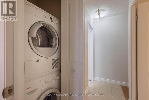 209 - 6390 Huggins Street, Niagara Falls (Stamford), ON - Indoor Photo Showing Laundry Room