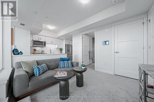 714 - 93 Arthur Street, Guelph (St. Patrick'S Ward), ON - Indoor Photo Showing Living Room