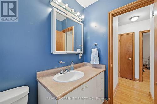 237 Mohawk Road, Oakville, ON - Indoor Photo Showing Bathroom