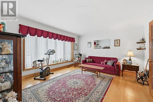 237 Mohawk Road, Oakville, ON - Indoor Photo Showing Living Room
