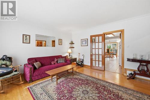 237 Mohawk Road, Oakville, ON - Indoor Photo Showing Living Room