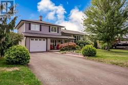 415 JANE AVENUE  Oshawa, ON L1J 3L6