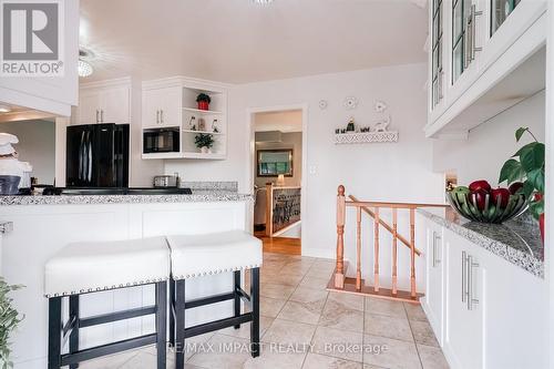 415 Jane Avenue, Oshawa, ON - Indoor Photo Showing Kitchen