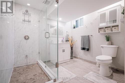415 Jane Avenue, Oshawa, ON - Indoor Photo Showing Bathroom
