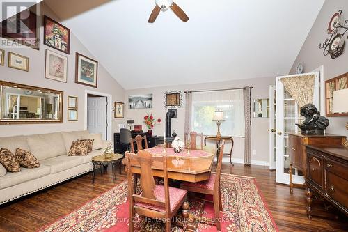 Dining/Living room w/ large window & vaulted ceil. - 662 Lakeshore Road, Fort Erie (Lakeshore), ON - Indoor