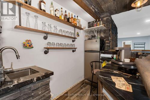 4 Snowshoe Trail, Barrie, ON - Indoor