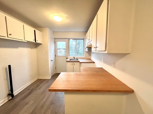 Kitchen - 7-658 Av. Mercille, Saint-Lambert, QC - Indoor