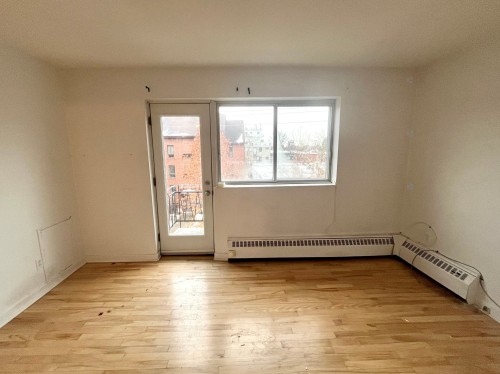 Living Room - 7-658 Av. Mercille, Saint-Lambert, QC - Indoor Photo Showing Other Room