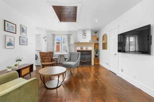 Living Room - 7-135 Rue Ste-Anne, Québec (La Cité-Limoilou), QC - Indoor Photo Showing Living Room