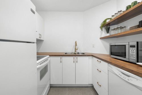 Kitchen - 7-135 Rue Ste-Anne, Québec (La Cité-Limoilou), QC - Indoor Photo Showing Kitchen With Double Sink