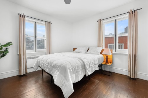 Master Bedroom - 7-135 Rue Ste-Anne, Québec (La Cité-Limoilou), QC - Indoor Photo Showing Bedroom