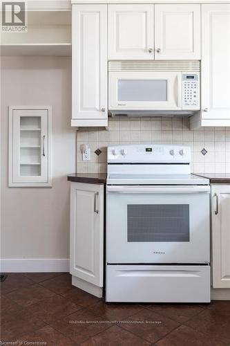 18 Masterson Drive, St. Catharines, ON - Indoor Photo Showing Kitchen