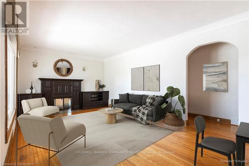 18 Masterson Drive, St. Catharines, ON - Indoor Photo Showing Living Room