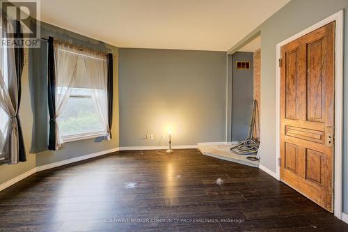 7 Robinson Street S, Grimsby, ON - Indoor Photo Showing Other Room