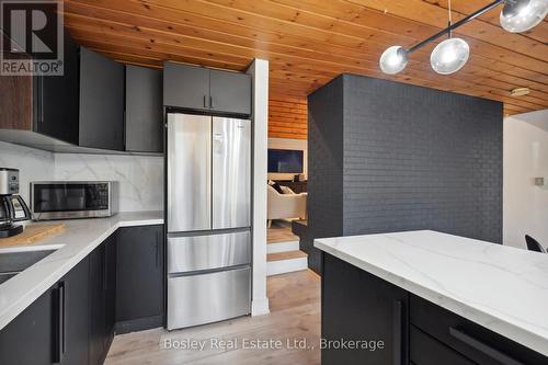 101 St Moritz Crescent, Blue Mountains, ON - Indoor Photo Showing Kitchen