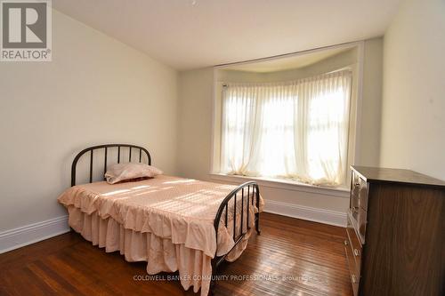 14 Spruceside Avenue, Hamilton, ON - Indoor Photo Showing Bedroom