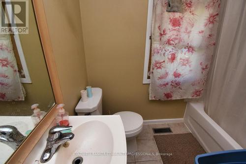 14 Spruceside Avenue, Hamilton, ON - Indoor Photo Showing Bathroom