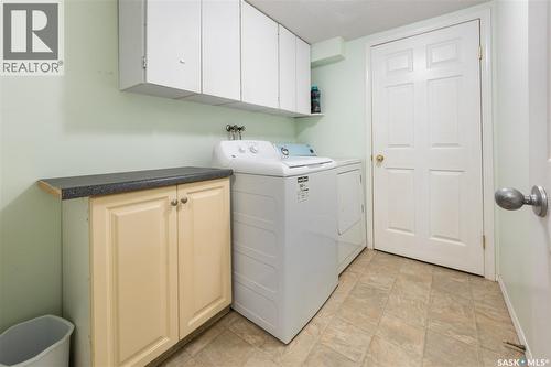 9 644 Heritage Lane, Saskatoon, SK - Indoor Photo Showing Laundry Room