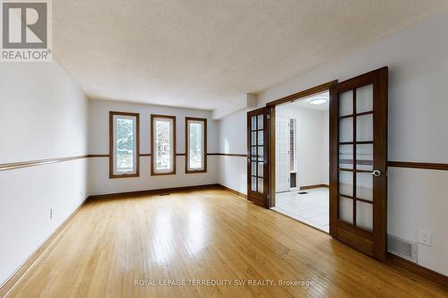 327A Beechgrove Drive, Toronto, ON - Indoor Photo Showing Other Room