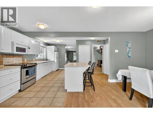 4804 25 Avenue, Vernon, BC - Indoor Photo Showing Kitchen