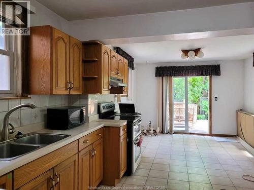 430 Randolph Avenue Unit# Upper, Windsor, ON - Indoor Photo Showing Kitchen With Double Sink