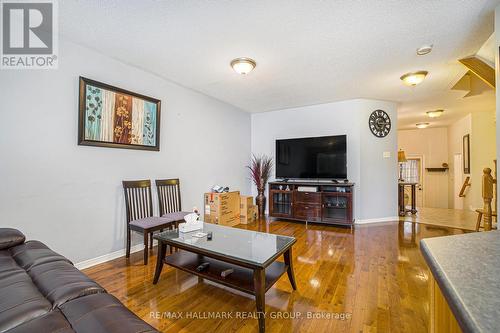 11 Scampton Drive, Ottawa, ON - Indoor Photo Showing Living Room